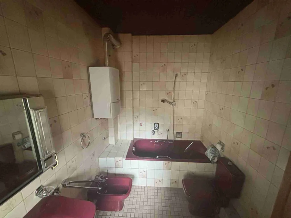 Schlüsselfertige Sanierung Dortmund 3 Altes Badezimmer in Dortmund Kreuzviertel vor der Sanierung
